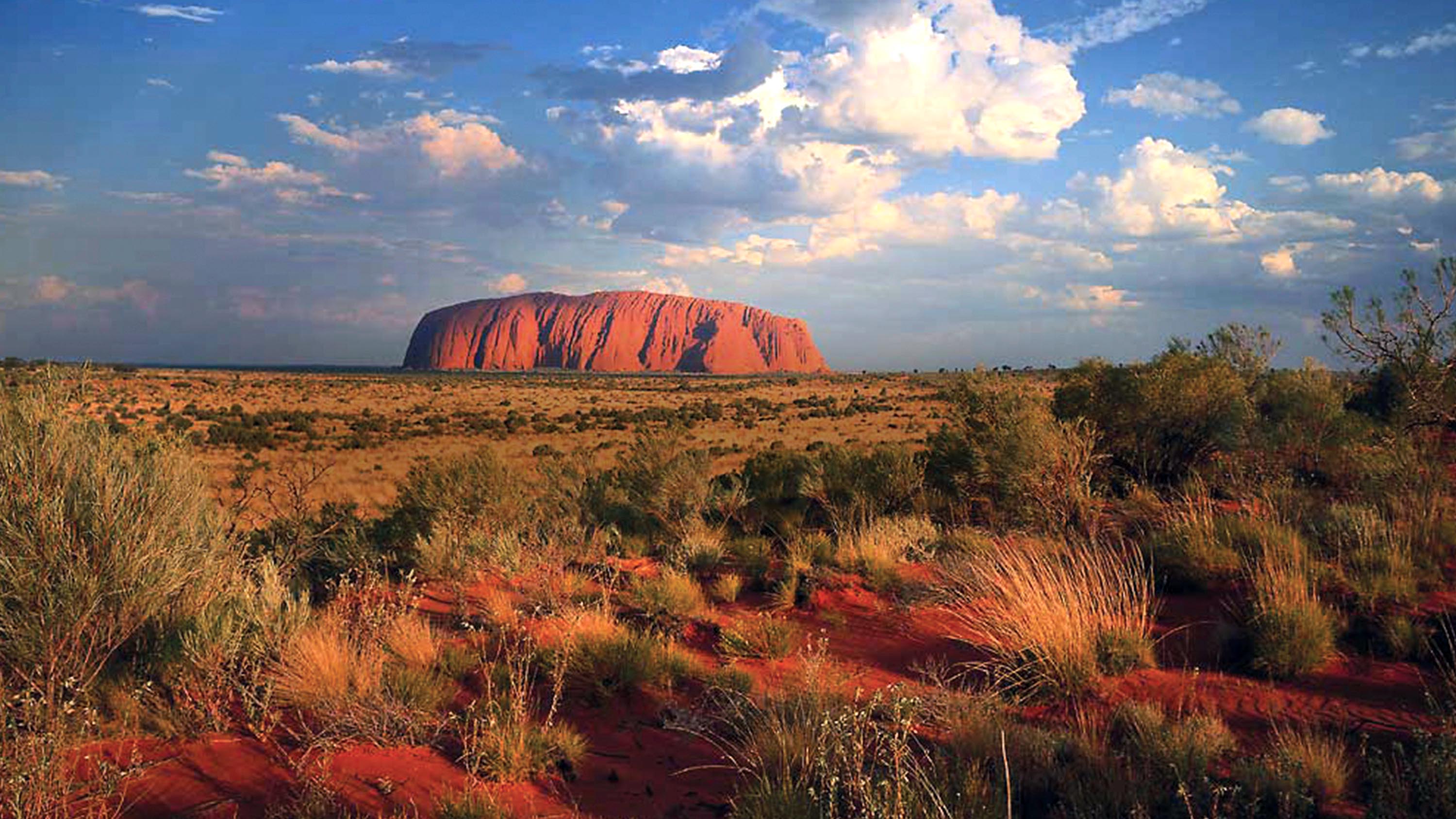 Природа австралии климат. Айерс-рок австралийское чудо. Улуру Австралия. Гора Улуру в Австралии. Гора Айерс рок Австралия.