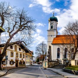 famous-old-town-of-oberammergau-bavaria